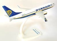 Boeing 737-800 Ryanair Ireland Herpa Snap Fit  Collectors Model Scale 1:200