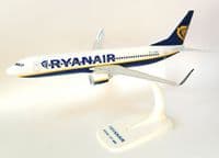 Boeing 737-800 Ryanair Ireland Herpa Snap Fit  Collectors Model Scale 1:200