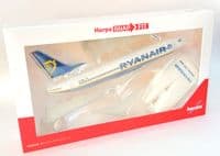 Boeing 737-800 Ryanair Ireland Herpa Snap Fit  Collectors Model Scale 1:200