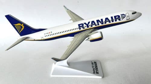 Boeing 737-800 Ryanair Socatec Snap Fit Airliner Collectors Model Scale 1:200