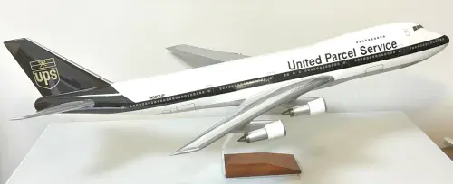 Boeing 747-200 UPS Executive Display Models Large Collectors Model Scale 1:100 71 cm's -