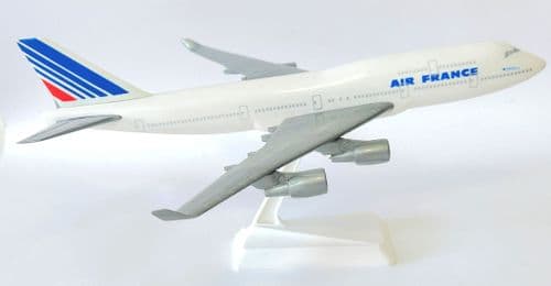 Boeing 747-400 Air France Snap Fit Airliner Collectors Model Scale 1:250