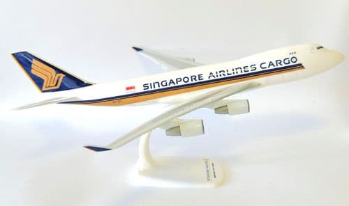 Boeing 747-400 Singapore Airlines Cargo Snap Fit Collectors Model Scale 1:250