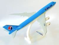 Boeing 747-8 Korean Air Snap Fit Collectors Model Airliner Scale 1:250
