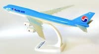 Boeing 747-8 Korean Air Snap Fit Collectors Model Airliner Scale 1:250