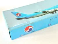 Boeing 747-8 Korean Air Snap Fit Collectors Model Airliner Scale 1:250