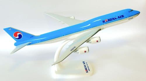 Boeing 747-8 Korean Air Snap Fit Collectors Model Airliner Scale 1:250