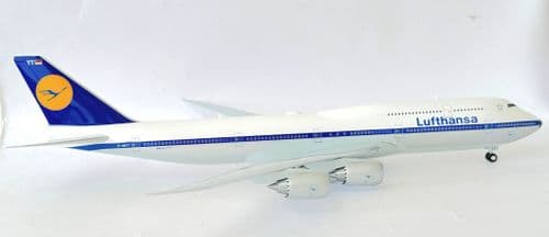 Boeing 747-8 Lufthansa Retro Livery Premium Collectors Model Scale 1:200 557221