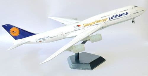 Boeing 747-8 Lufthansa SQ Wings Diecast Collectors Model 1:200 L2087 D-ABYK