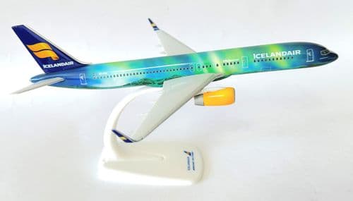 Boeing 757-200 Icelandair Hekla Aurora Herpa Collectors Model Scale 1:200