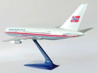 Boeing 767-200 Braathens SAFE Wooster Snap Fit Collectors Model Scale 1:200  -
