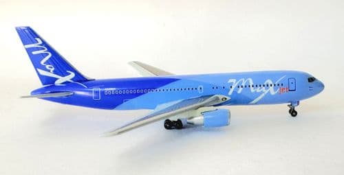 Boeing 767-200 MAXjet Airways Dragon Wings Diecast Collectors Model 1:400 55157