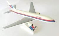 Boeing 767-200 United Airlines Wooster Snap Fit Collectors Model Scale 1:200