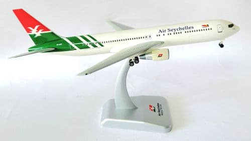 Boeing 767-300 Air Seychelles Hogan Premium Collectors Model Scale 1:200