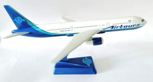 Boeing 767-300 Airtours International Snap Fit Collectors Model Scale 1:200 -