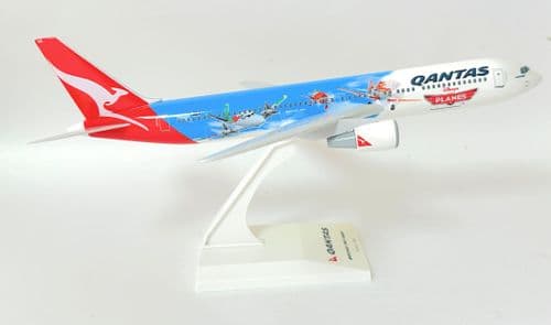 Boeing 767-300 QANTAS Disney's Planes Skymarks Collectors Model Scale 1:200