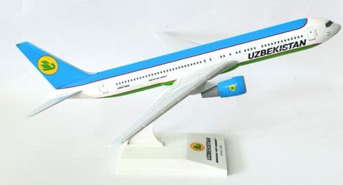 Boeing 767-300 Uzbekistan Airlines Skymarks Collectors Model Scale 1:200