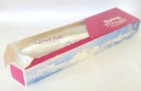 Boeing 777-200 Qatar Airways Cargo Skymarks Snap Fit Collectors Model 1:200