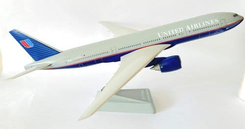 Boeing 777-200 United Airlines Flight Miniatures Snap Fit Collectors Model 1:200