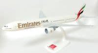 Boeing 777-300 Emirates Airline PPC Snap Fit Airliner Collectors Model 1:200