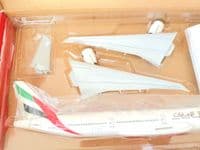 Boeing 777-300 Emirates Premium Risesoon Skymarks Collectors Model 1:200