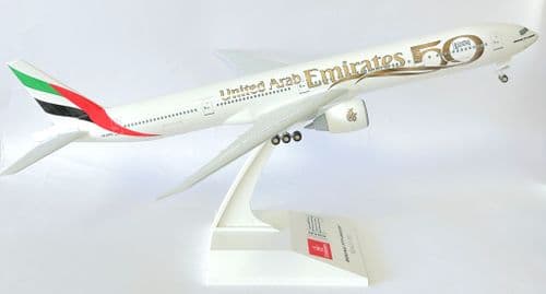 Boeing 777-300 Emirates UAE 50 Premium Skymarks Collectors Model 1:200