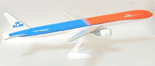 Boeing 777-300 KLM Royal Dutch Airlines Orange Pride Collectors Model 1:200 -
