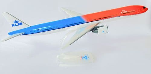 Boeing 777-300 KLM Royal Dutch Airlines Orange Pride Collectors Model 1:200 -