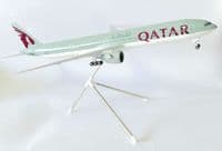 Boeing 777-300 Qatar Airways Premium Risesoon / Skymarks Collectors Model 1:200
