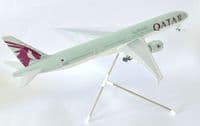 Boeing 777-300 Qatar Airways Premium Risesoon / Skymarks Collectors Model 1:200