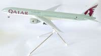 Boeing 777-300 Qatar Airways Premium Risesoon / Skymarks Collectors Model 1:200