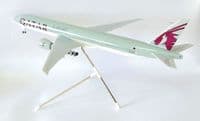 Boeing 777-300 Qatar Airways Premium Risesoon / Skymarks Collectors Model 1:200