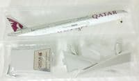 Boeing 777-300 Qatar Airways Premium Socatec Snap Fit Collectors Model 1:200