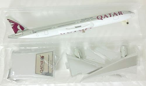 Boeing 777-300 Qatar Airways Premium Socatec Snap Fit Collectors Model ...
