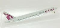 Boeing 777-300 Qatar Airways Premium Socatec Snap Fit Collectors Model 1:200