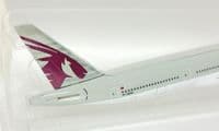 Boeing 777-300 Qatar Airways Premium Socatec Snap Fit Collectors Model 1:200