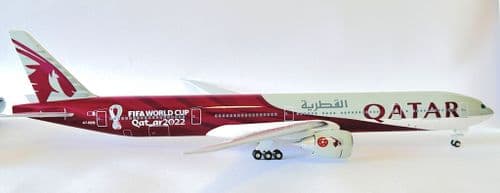 Boeing 777-300 Qatar Airways World Cup 2022 Risesoon Skymarks Collectors Model 1:200