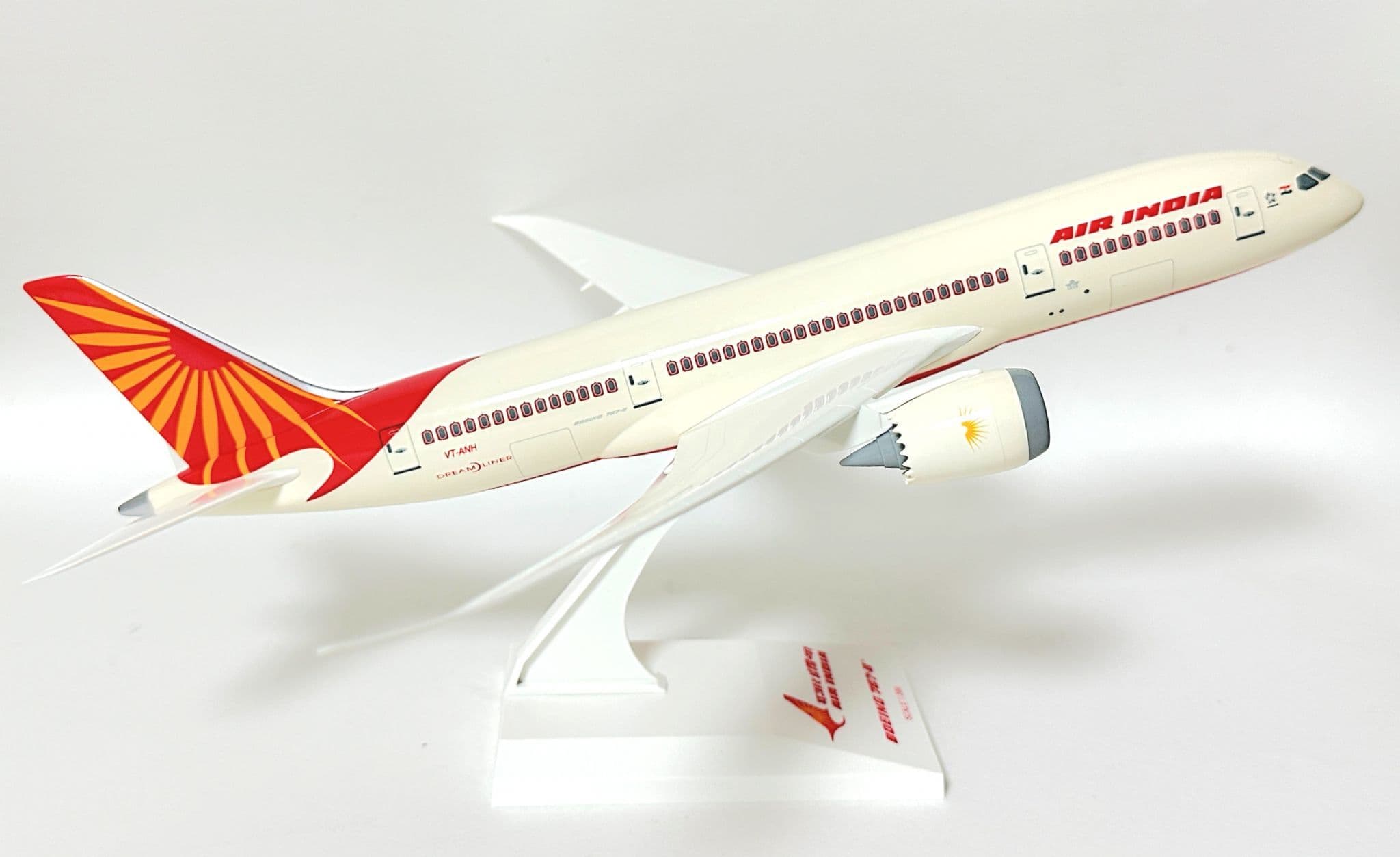 Boeing 787-8 Air India Skymarks Premium Collectors Model Scale 1