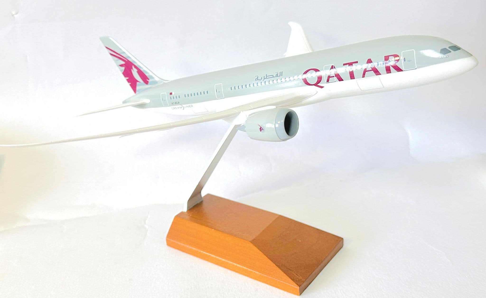 Qantas 787モデルプレーン　（1/200） Amazon | herpa wings 1/200 787-9 カンタス航空 新塗装 VH-ZNA
