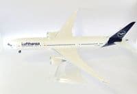 Boeing 787-9 Lufthansa Herpa Collectors Model Scale 1:200 D-ABPA 572033