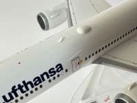 Boeing 787-9 Lufthansa Herpa Collectors Model Scale 1:200 D-ABPA 572033