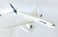 Boeing 787-9 Lufthansa Herpa Snap Fit Collectors Model Scale 1:200 D-ABPA