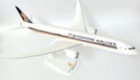 Boeing 787-9 Singapore Airlines Snap Fit Airliner Collectors Model Scale 1:200