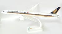 Boeing 787-9 Singapore Airlines Snap Fit Airliner Collectors Model Scale 1:200
