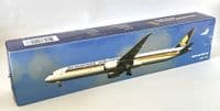 Boeing 787-9 Singapore Airlines Snap Fit Airliner Collectors Model Scale 1:200
