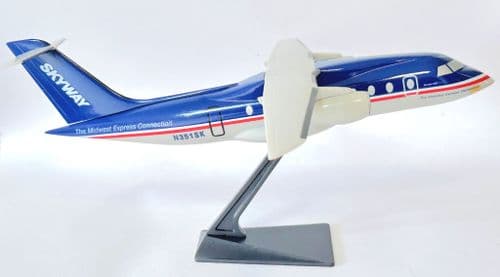 Dornier Do-328JET Midwest Express Airlines Snap Fit Collectors Model Scale 1:72