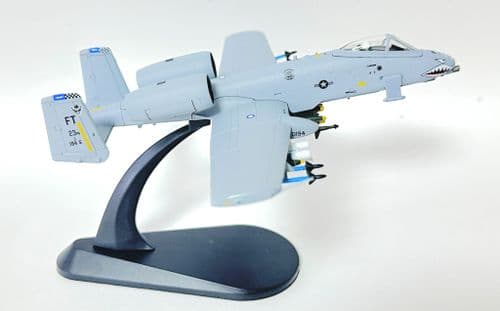 Fairchild Republic A-10 Thunderbolt II USAF Collectors Model Scale 1:100