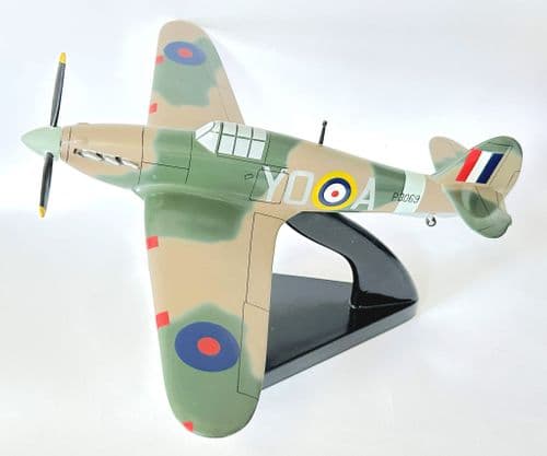 Hawker Hurricane RCAF Royal Canadian Air Force Collectors Model Scale 1 28