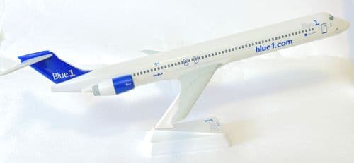 McDonnell Douglas MD-90 Blue1 Airlines Finland Snap Fit Collectors Model 1:140