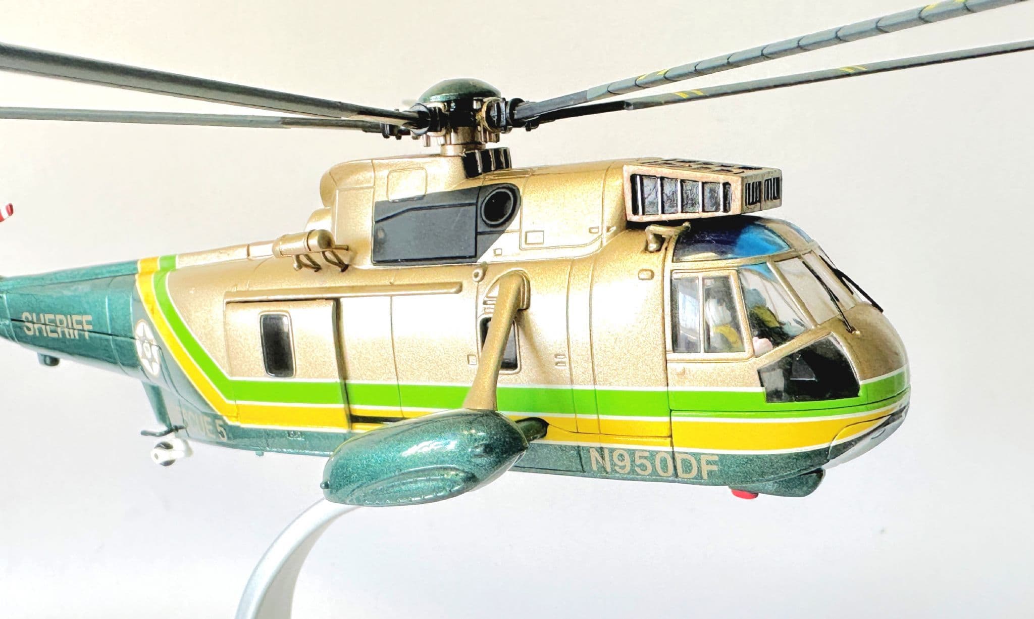 RENAULT TALISMAN NOREV / ALTAYA CONCEPT CAR 1/43eme COMME NEUF EN BOITE EUR 10,00 - FR